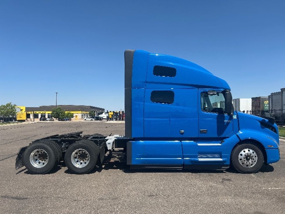 Sleeper Tractor-Heavy Duty Tractors-Volvo-2021-VNL64760-Greeley-CO-305,000\n\t\tmiles-$ 93,500 - Image 8