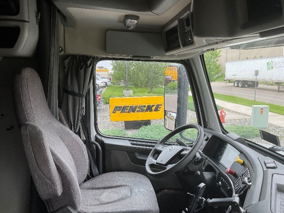 Sleeper Tractor-Heavy Duty Tractors-Volvo-2021-VNL64760-Greeley-CO-352,700\n\t\tmiles-$ 88,000 - Image 15