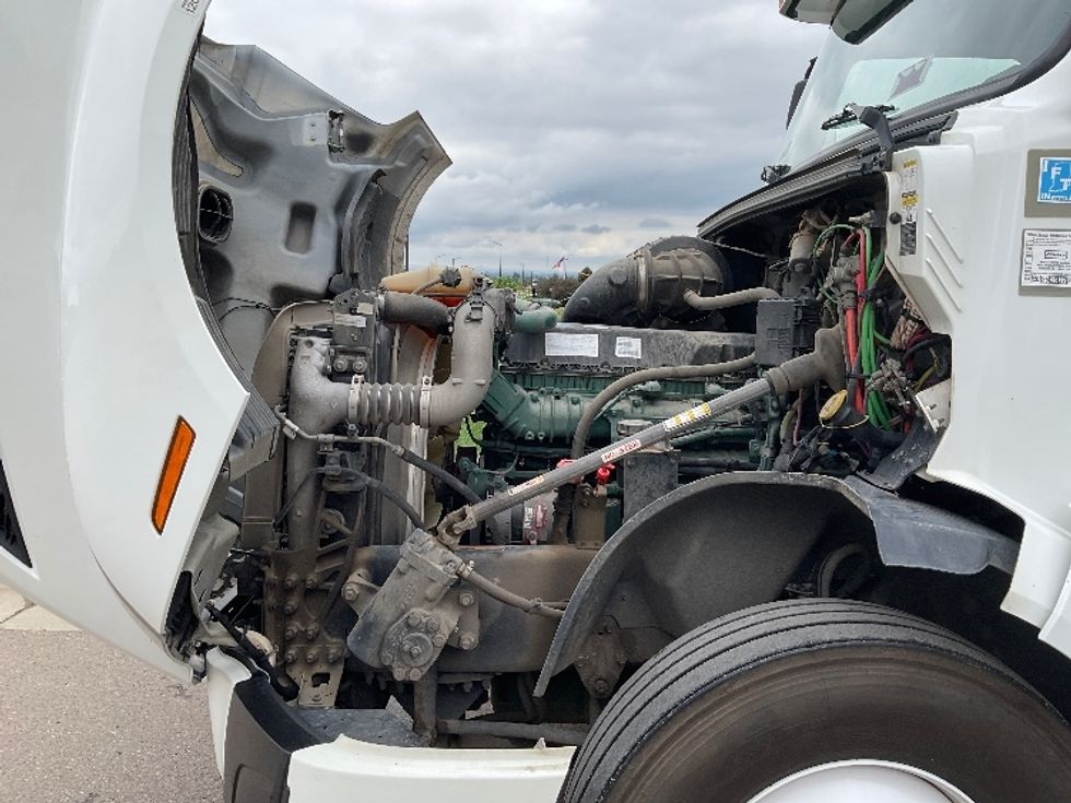 Sleeper Tractor-Heavy Duty Tractors-Volvo-2021-VNL64760-Greeley-CO-352,700\n\t\tmiles-$ 88,000 - Image 21