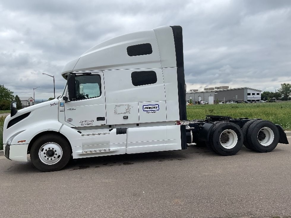 Sleeper Tractor-Heavy Duty Tractors-Volvo-2021-VNL64760-Greeley-CO-352,700\n\t\tmiles-$ 88,000 - Image 4