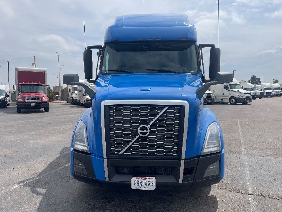 Sleeper Tractor-Heavy Duty Tractors-Volvo-2021-VNL64760-Greeley-CO-422,502\n\t\tmiles-$ 85,000 - Image 2