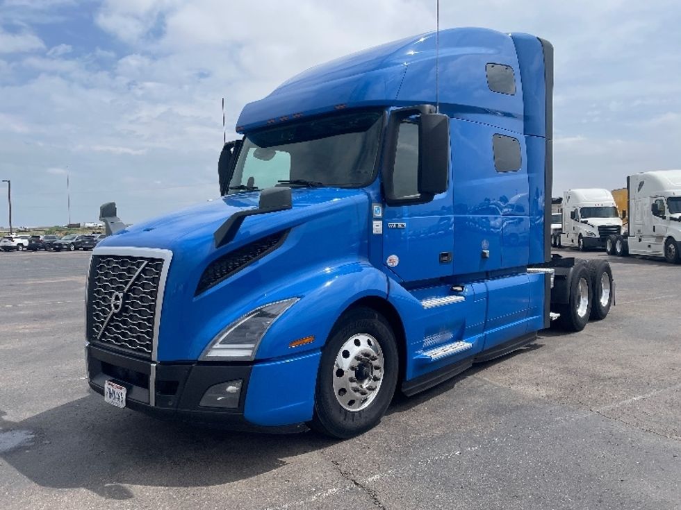 Sleeper Tractor-Heavy Duty Tractors-Volvo-2021-VNL64760-Greeley-CO-422,502\n\t\tmiles-$ 85,000 - Image 3