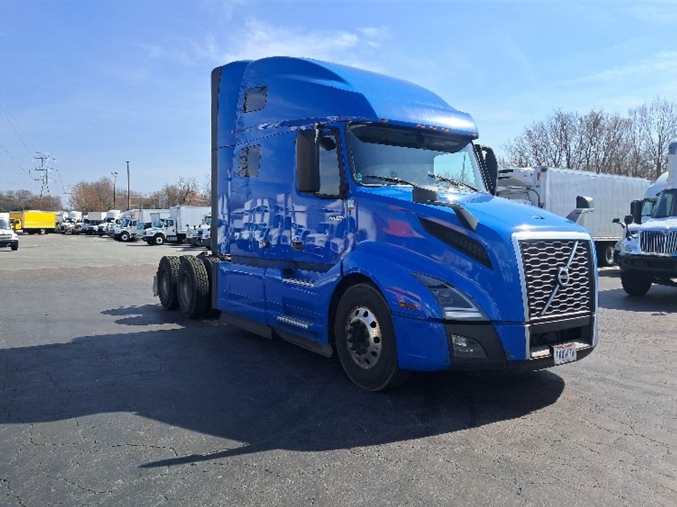Sleeper Tractor-Heavy Duty Tractors-Volvo-2021-VNL64760-Greensboro-NC-603,868\n\t\tmiles-$ 56,250 - Image 1