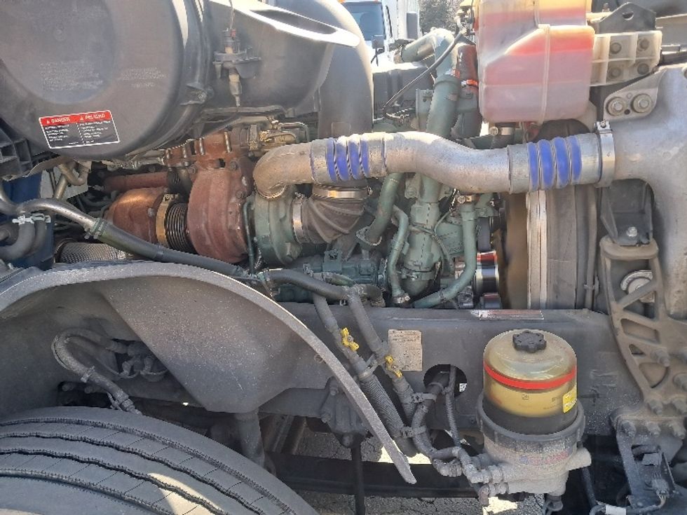 Sleeper Tractor-Heavy Duty Tractors-Volvo-2021-VNL64760-Greensboro-NC-603,868\n\t\tmiles-$ 56,250 - Image 20