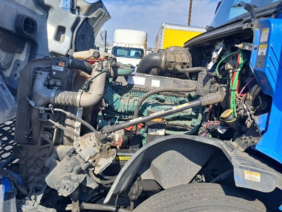 Sleeper Tractor-Heavy Duty Tractors-Volvo-2021-VNL64760-Greensboro-NC-603,868\n\t\tmiles-$ 56,250 - Image 21