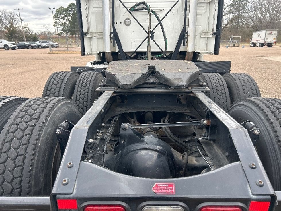 Sleeper Tractor-Heavy Duty Tractors-Volvo-2021-VNL64760-Jackson-MS-390,840\n\t\tmiles-$ 76,500 - Image 6