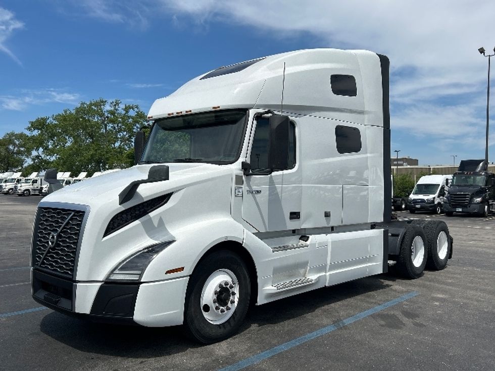 Sleeper Tractor-Heavy Duty Tractors-Volvo-2021-VNL64760-La Porte-IN-486,652\n\t\tmiles-$ 69,000 - Image 3