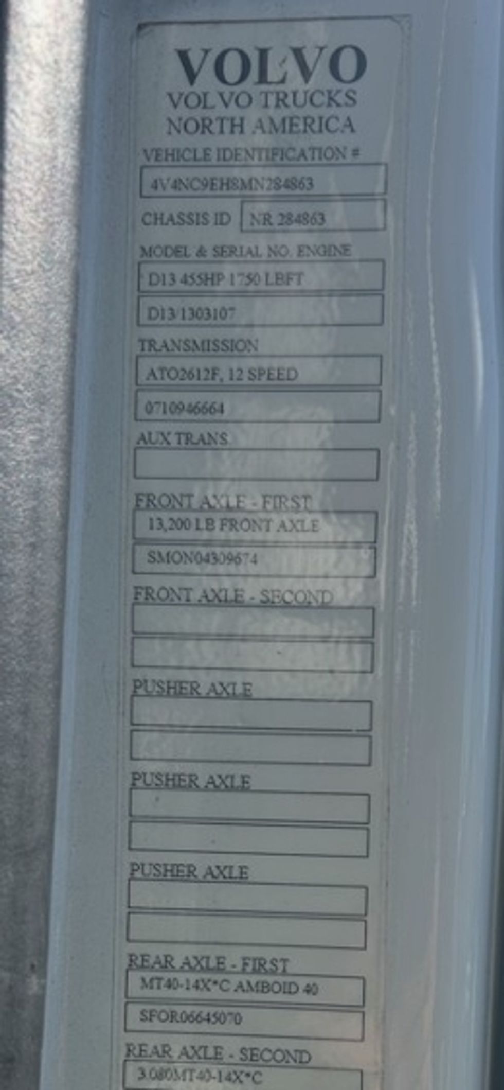 Sleeper Tractor-Heavy Duty Tractors-Volvo-2021-VNL64760-Las Vegas-NV-586,980\n\t\tmiles-$ 65,500 - Image 22