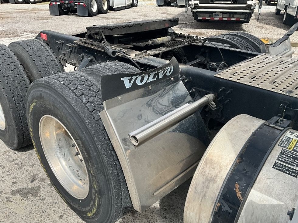 Sleeper Tractor-Heavy Duty Tractors-Volvo-2021-VNL64760-Mebane-NC-429,227\n\t\tmiles-$ 74,500 - Image 26