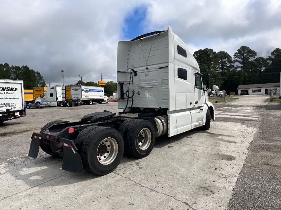 Sleeper Tractor-Heavy Duty Tractors-Volvo-2021-VNL64760-Mebane-NC-429,227\n\t\tmiles-$ 74,500 - Image 7