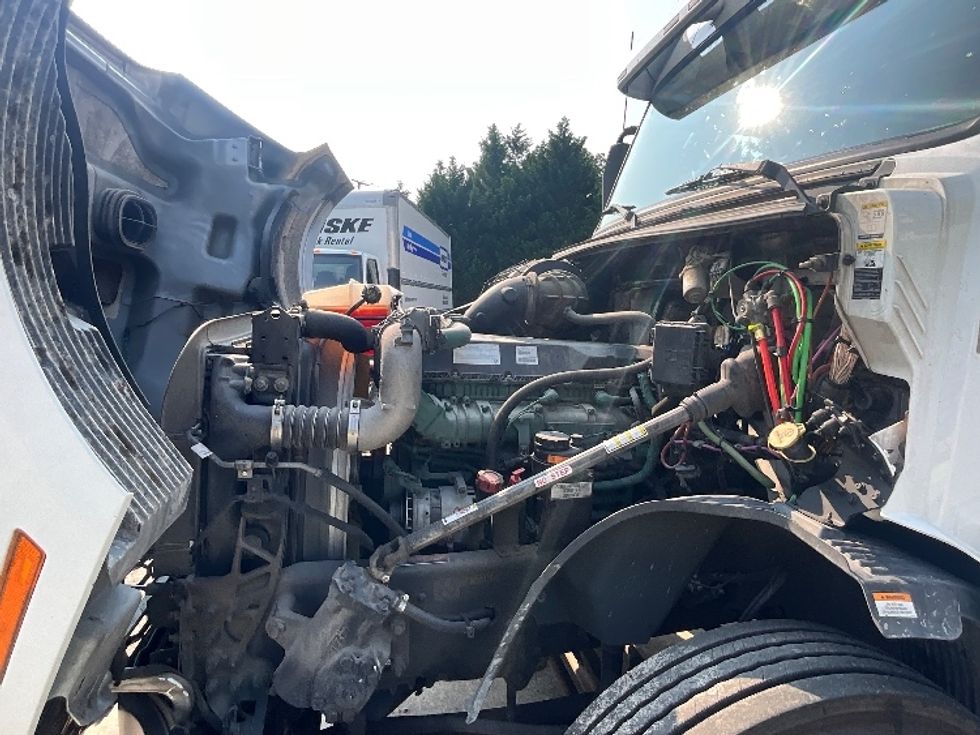 Sleeper Tractor-Heavy Duty Tractors-Volvo-2021-VNL64760-Mebane-NC-506,442\n\t\tmiles-$ 61,250 - Image 21