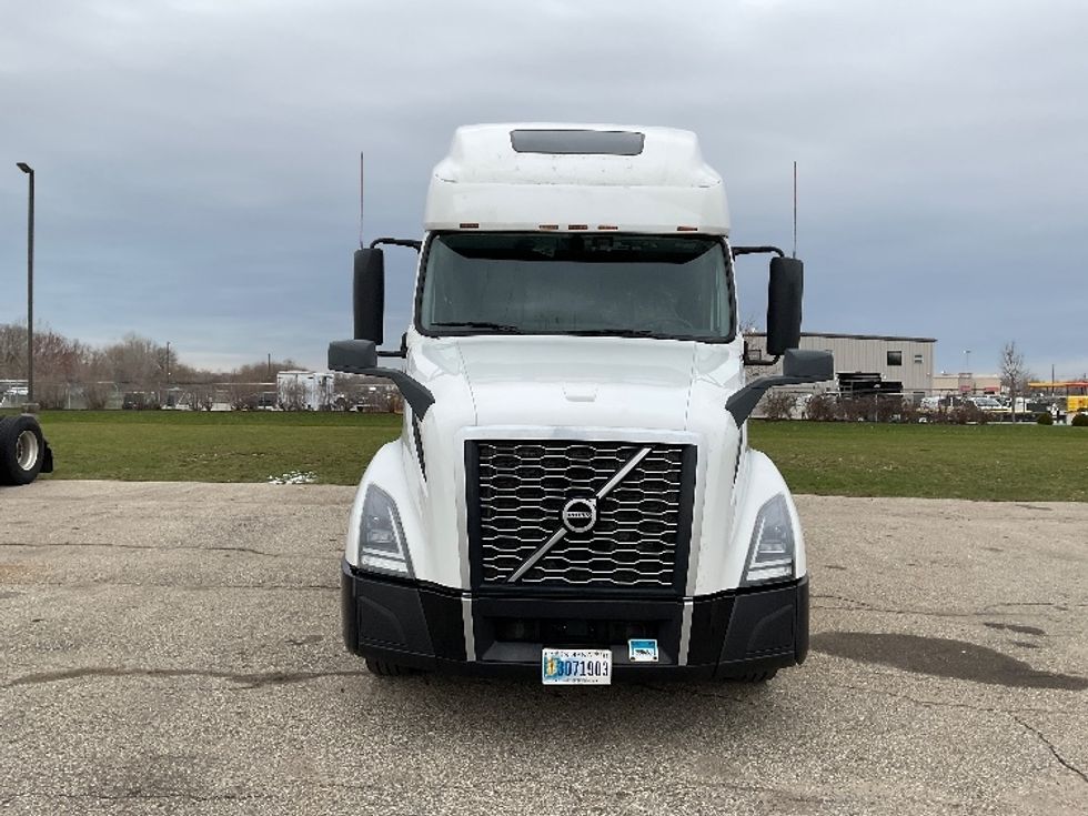 Sleeper Tractor-Heavy Duty Tractors-Volvo-2021-VNL64760-Memphis-TN-436,110\n\t\tmiles-$ 75,750 - Image 2