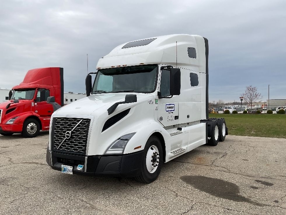 Sleeper Tractor-Heavy Duty Tractors-Volvo-2021-VNL64760-Memphis-TN-436,110\n\t\tmiles-$ 75,750 - Image 3