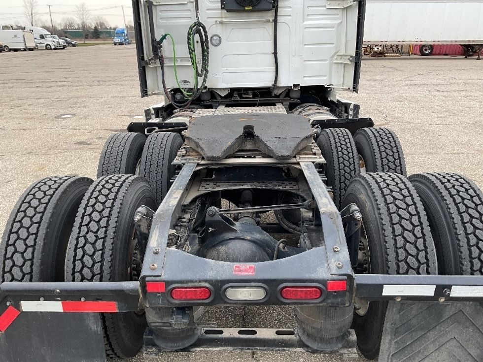 Sleeper Tractor-Heavy Duty Tractors-Volvo-2021-VNL64760-Memphis-TN-436,110\n\t\tmiles-$ 75,750 - Image 6