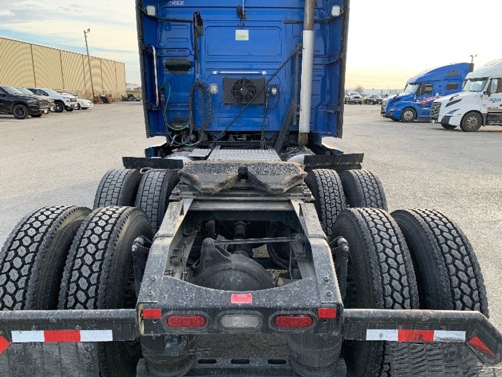 Sleeper Tractor-Heavy Duty Tractors-Volvo-2021-VNL64760-Moberly-MO-621,999\n\t\tmiles-$ 56,250 - Image 6