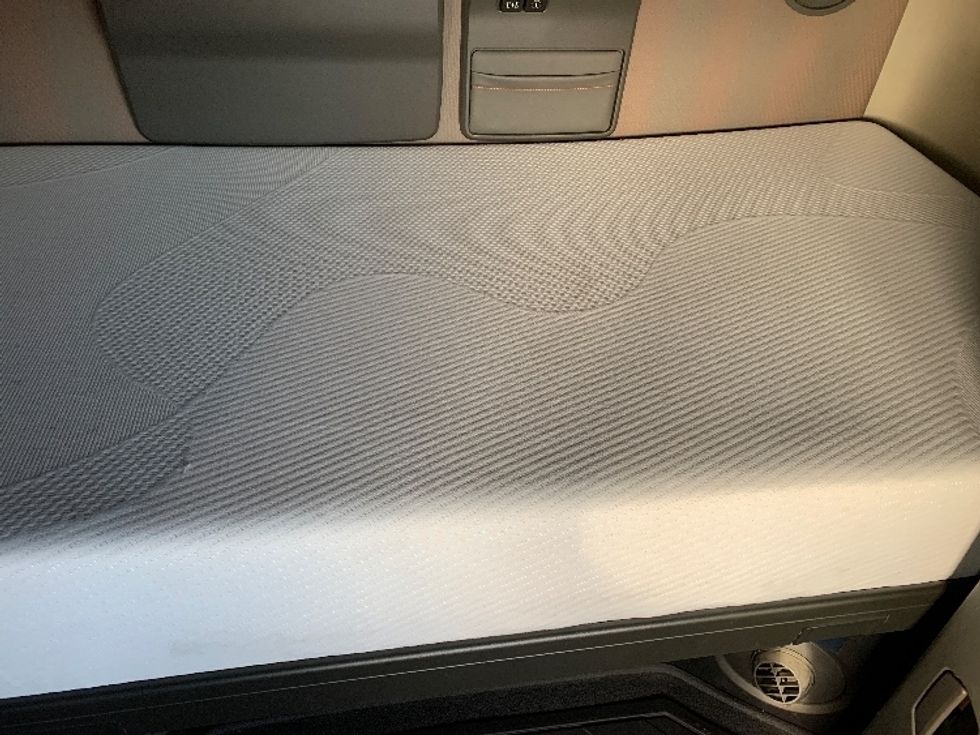 Sleeper Tractor-Heavy Duty Tractors-Volvo-2021-VNL64760-Moberly-MO-686,329\n\t\tmiles-$ 49,750 - Image 17