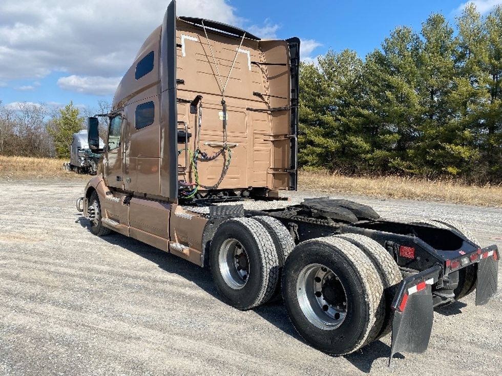 Sleeper Tractor-Heavy Duty Tractors-Volvo-2021-VNL64760-Morristown-TN-548,802\n\t\tmiles-$ 59,000 - Image 5