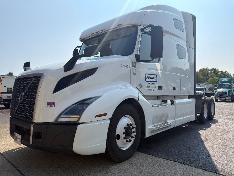Sleeper Tractor-Heavy Duty Tractors-Volvo-2021-VNL64760-Parsippany-NJ-606,194\n\t\tmiles-$ 58,750 - Image 22