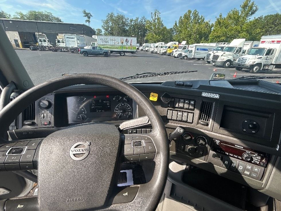 Sleeper Tractor-Heavy Duty Tractors-Volvo-2021-VNL64760-Pensacola-FL-531,997\n\t\tmiles-$ 72,000 - Image 11