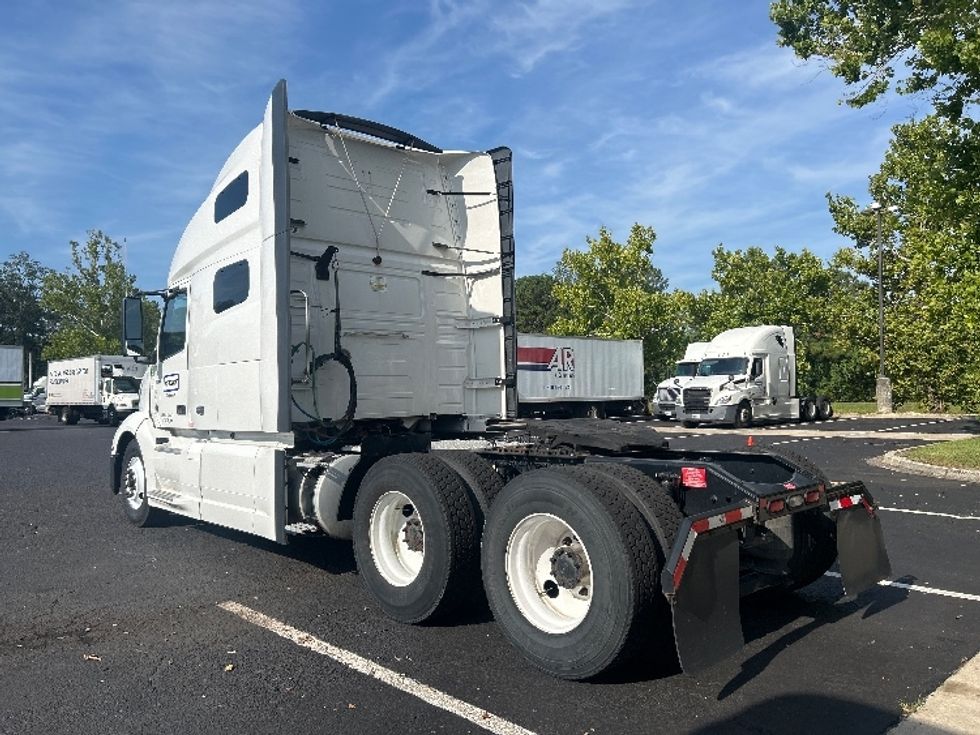 Sleeper Tractor-Heavy Duty Tractors-Volvo-2021-VNL64760-Pensacola-FL-531,997\n\t\tmiles-$ 72,000 - Image 5