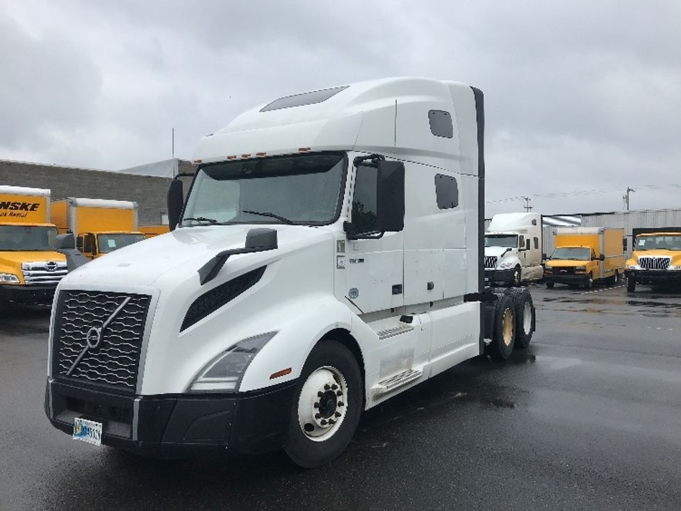 Sleeper Tractor-Heavy Duty Tractors-Volvo-2021-VNL64760-Philadelphia-PA-457,766\n\t\tmiles-$ 70,250 - Image 3