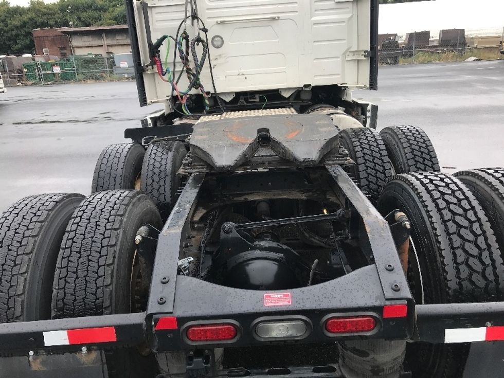 Sleeper Tractor-Heavy Duty Tractors-Volvo-2021-VNL64760-Philadelphia-PA-457,766\n\t\tmiles-$ 70,250 - Image 6