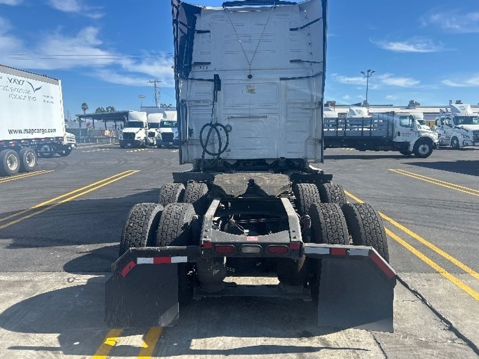 Sleeper Tractor-Heavy Duty Tractors-Volvo-2021-VNL64760-Phoenix-AZ-384,637\n\t\tmiles-$ 86,500 - Image 6