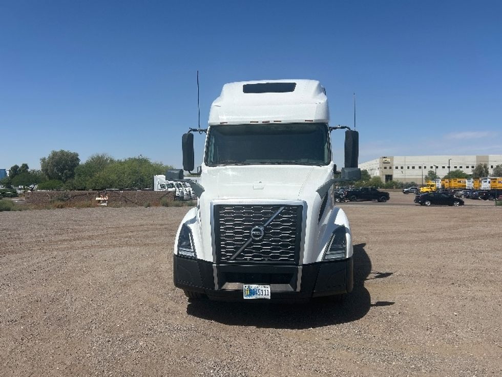 Sleeper Tractor-Heavy Duty Tractors-Volvo-2021-VNL64760-Phoenix-AZ-543,332\n\t\tmiles-$ 65,500 - Image 2