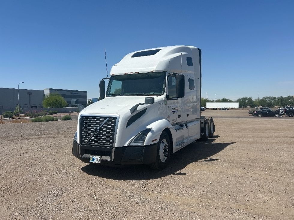 Sleeper Tractor-Heavy Duty Tractors-Volvo-2021-VNL64760-Phoenix-AZ-543,332\n\t\tmiles-$ 65,500 - Image 3