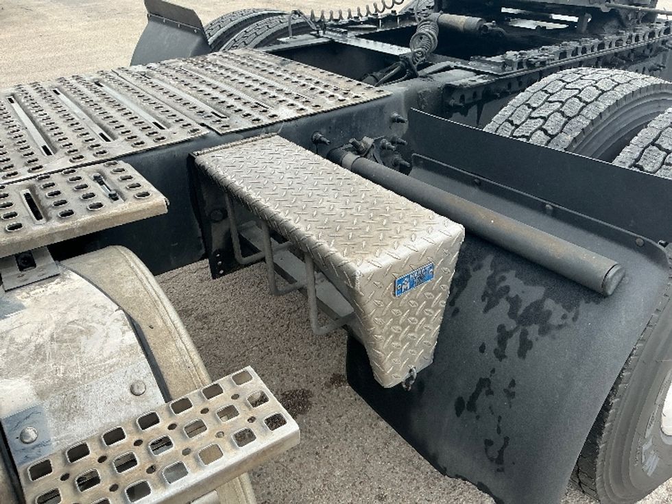 Sleeper Tractor-Heavy Duty Tractors-Volvo-2021-VNL64760-San Antonio-TX-698,750\n\t\tmiles-$ 49,250 - Image 22