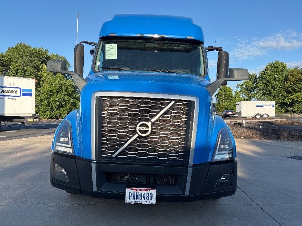 Sleeper Tractor-Heavy Duty Tractors-Volvo-2021-VNL64760-Statesville-NC-548,328\n\t\tmiles-$ 66,500 - Image 2