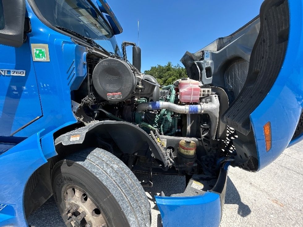 Sleeper Tractor-Heavy Duty Tractors-Volvo-2021-VNL64760-Tampa-FL-527,949\n\t\tmiles-$ 64,250 - Image 20