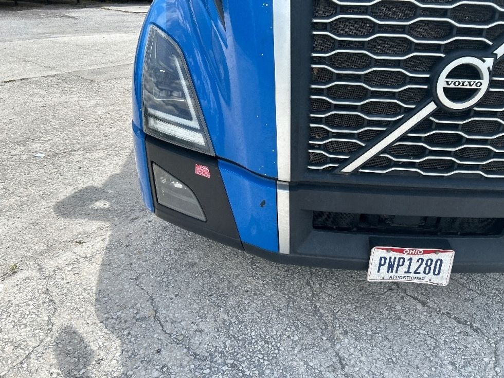 Sleeper Tractor-Heavy Duty Tractors-Volvo-2021-VNL64760-Tampa-FL-527,949\n\t\tmiles-$ 64,250 - Image 25