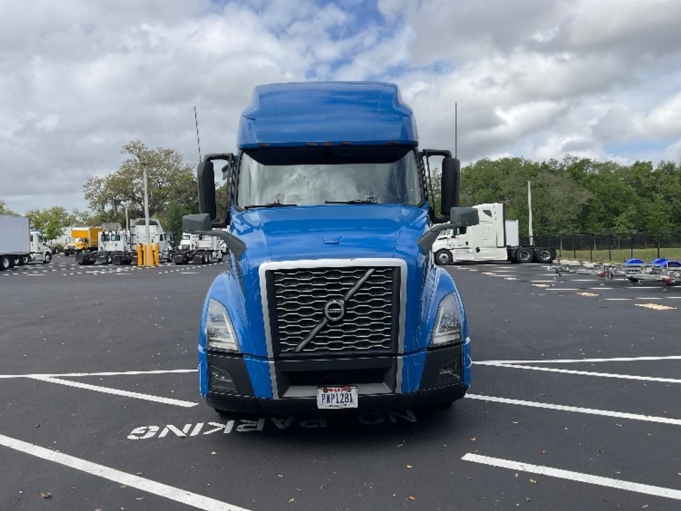 Sleeper Tractor-Heavy Duty Tractors-Volvo-2021-VNL64760-Tampa-FL-597,965\n\t\tmiles-$ 54,250 - Image 2
