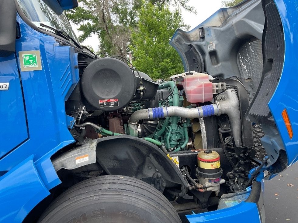 Sleeper Tractor-Heavy Duty Tractors-Volvo-2021-VNL64760-Tampa-FL-597,965\n\t\tmiles-$ 54,250 - Image 20