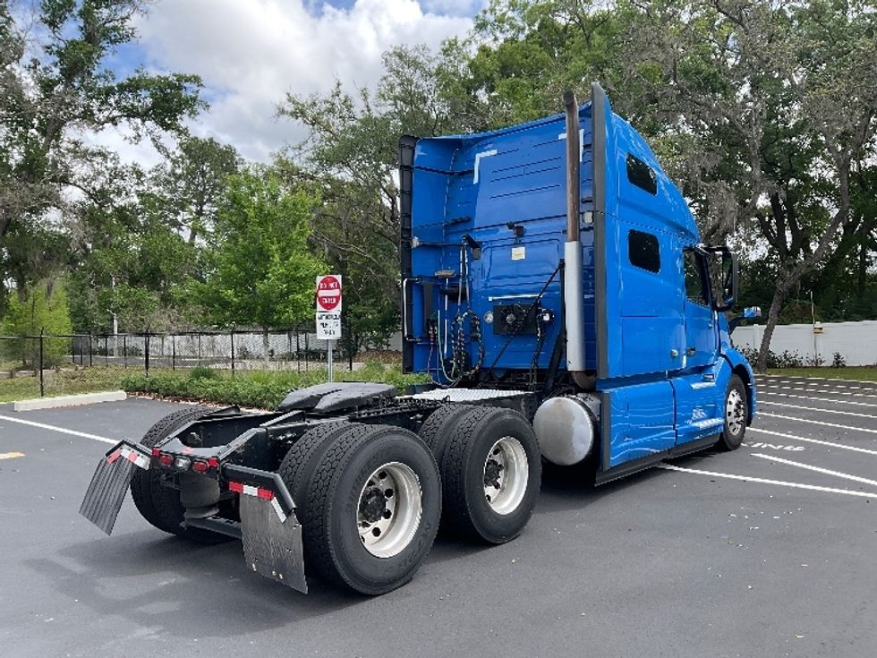 Sleeper Tractor-Heavy Duty Tractors-Volvo-2021-VNL64760-Tampa-FL-597,965\n\t\tmiles-$ 54,250 - Image 7