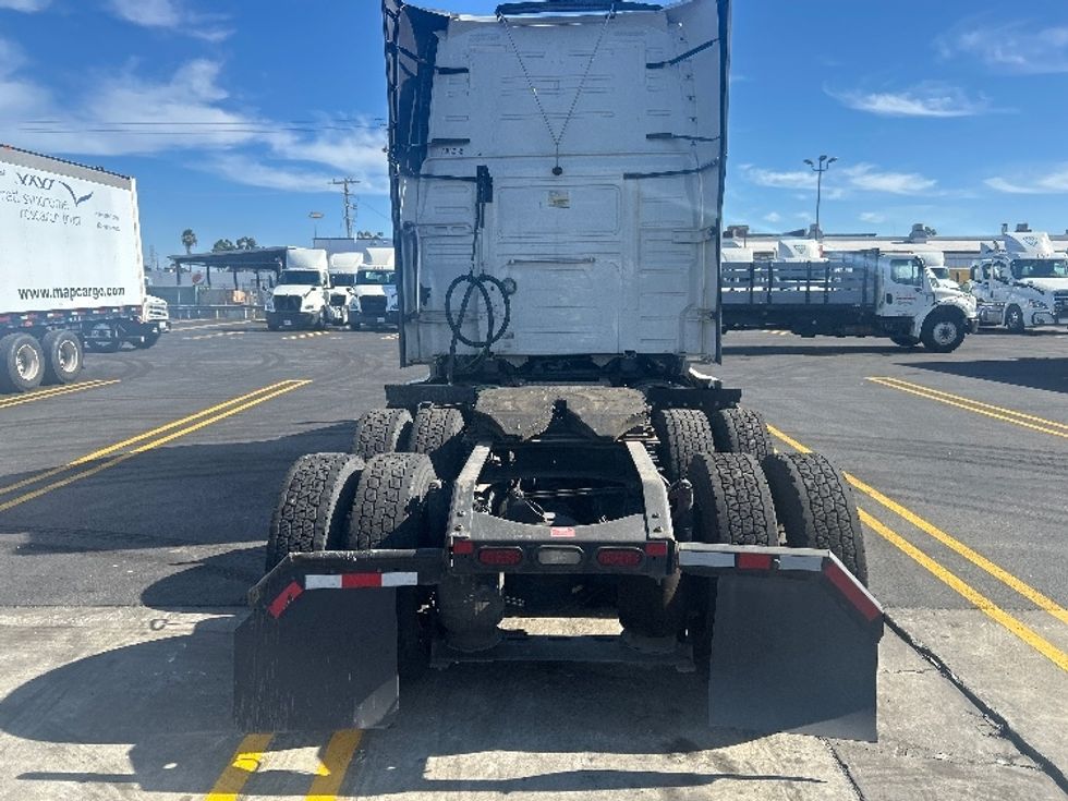 Sleeper Tractor-Heavy Duty Tractors-Volvo-2021-VNL64760-Torrance-CA-551,677\n\t\tmiles-$ 72,000 - Image 6