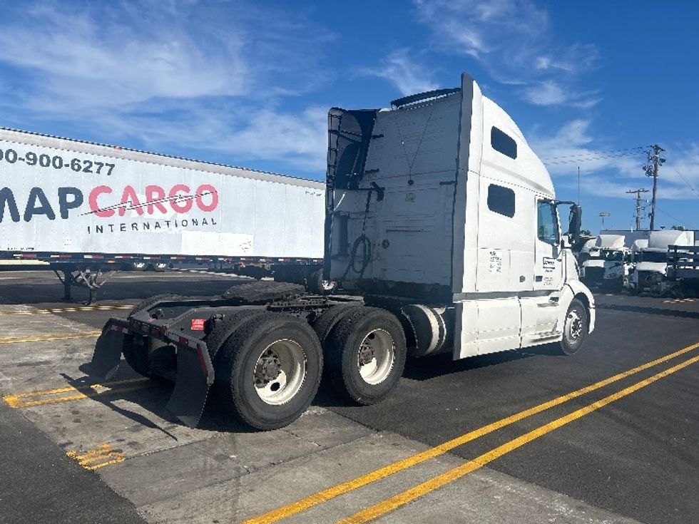 Sleeper Tractor-Heavy Duty Tractors-Volvo-2021-VNL64760-Torrance-CA-551,677\n\t\tmiles-$ 72,000 - Image 7