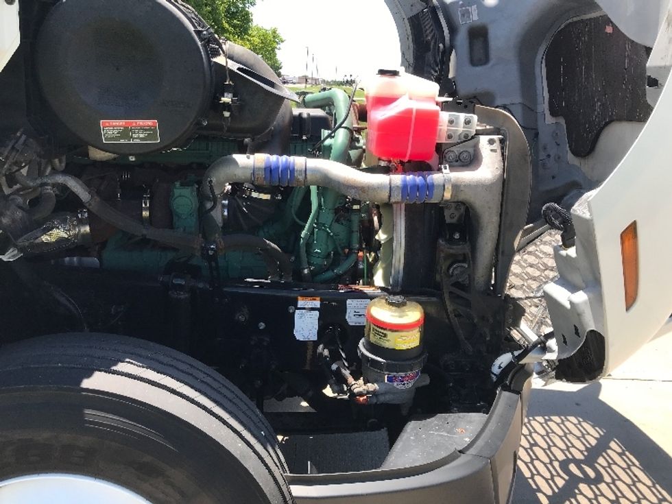 Sleeper Tractor-Heavy Duty Tractors-Volvo-2021-VNL64760-Wichita-KS-355,288\n\t\tmiles-$ 87,250 - Image 20