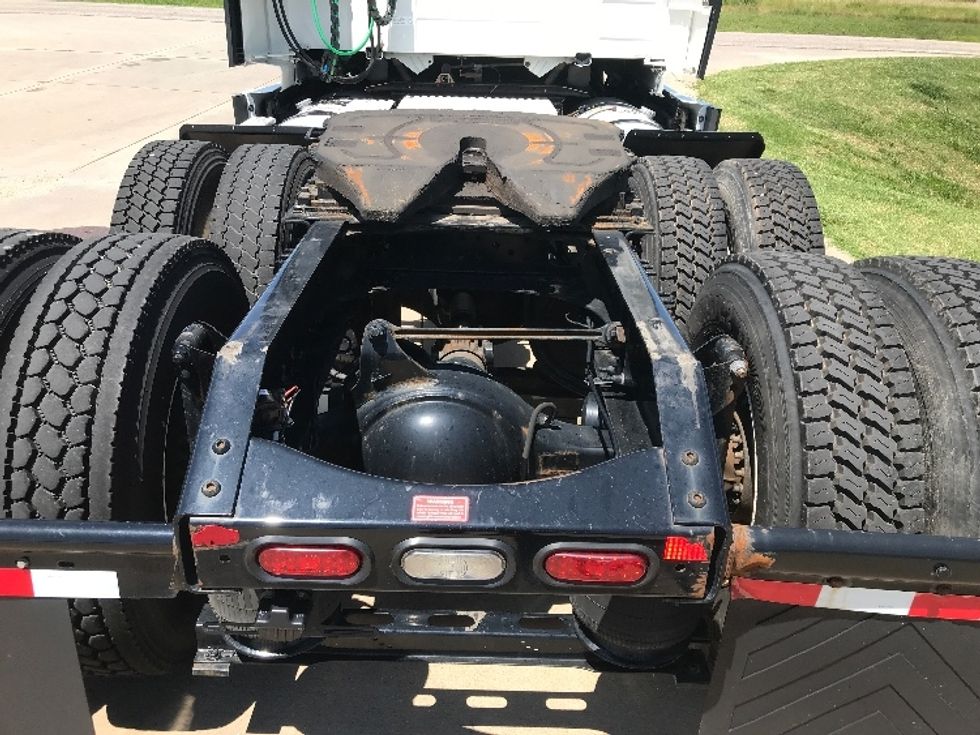 Sleeper Tractor-Heavy Duty Tractors-Volvo-2021-VNL64760-Wichita-KS-355,288\n\t\tmiles-$ 87,250 - Image 6