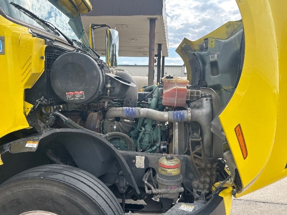 Sleeper Tractor-Heavy Duty Tractors-Volvo-2021-VNL64760-Wichita-KS-518,966\n\t\tmiles-$ 65,250 - Image 20