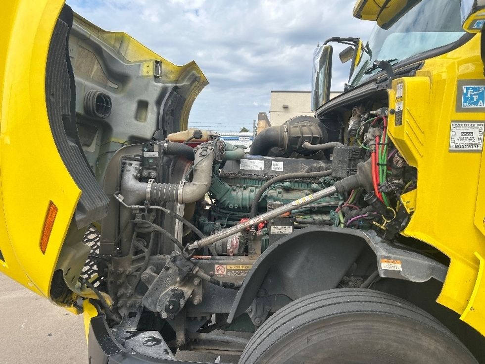 Sleeper Tractor-Heavy Duty Tractors-Volvo-2021-VNL64760-Wichita-KS-518,966\n\t\tmiles-$ 65,250 - Image 21
