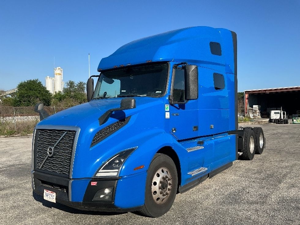 Sleeper Tractor-Heavy Duty Tractors-Volvo-2021-VNL64760-Winter Haven-FL-505,876\n\t\tmiles-$ 69,250 - Image 3