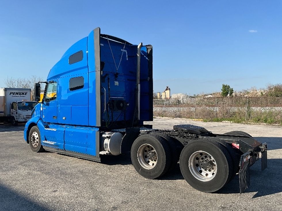 Sleeper Tractor-Heavy Duty Tractors-Volvo-2021-VNL64760-Winter Haven-FL-505,876\n\t\tmiles-$ 69,250 - Image 5