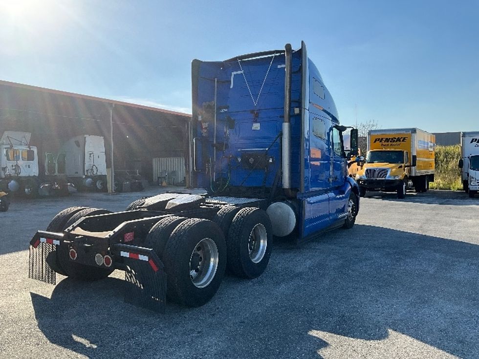 Sleeper Tractor-Heavy Duty Tractors-Volvo-2021-VNL64760-Winter Haven-FL-505,876\n\t\tmiles-$ 69,250 - Image 7