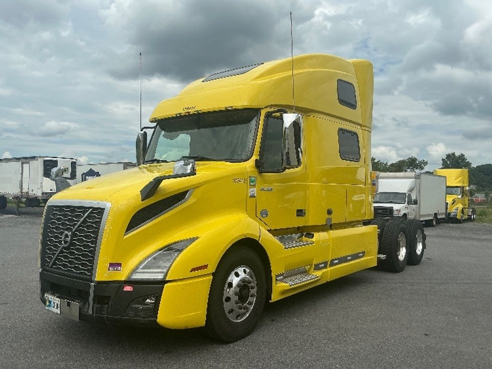 Sleeper Tractor-Heavy Duty Tractors-Volvo-2021-VNL64860-Duncansville-PA-643,544\n\t\tmiles-$ 60,000 - Image 3