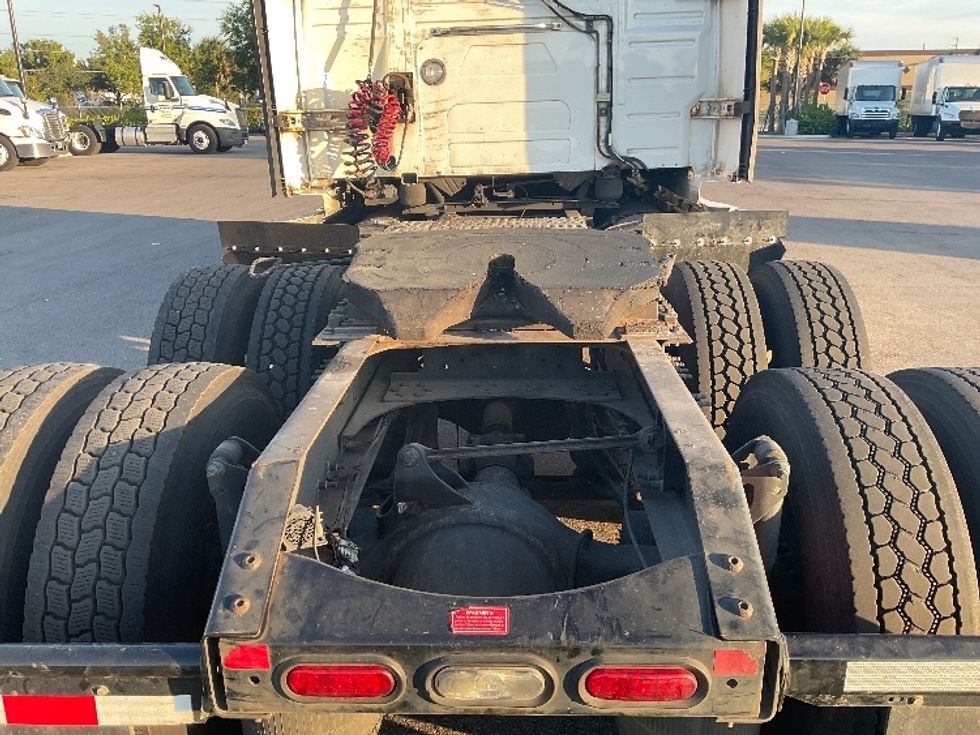 Sleeper Tractor-Heavy Duty Tractors-Volvo-2021-VNL64860-Fort Myers-FL-766,009\n\t\tmiles-$ 44,000 - Image 6