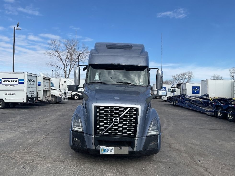 Sleeper Tractor-Heavy Duty Tractors-Volvo-2021-VNL64860-Kansas City-MO-341,071\n\t\tmiles-$ 83,000 - Image 2