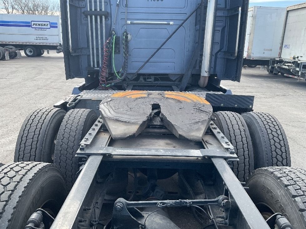 Sleeper Tractor-Heavy Duty Tractors-Volvo-2021-VNL64860-Kansas City-MO-341,071\n\t\tmiles-$ 83,000 - Image 6