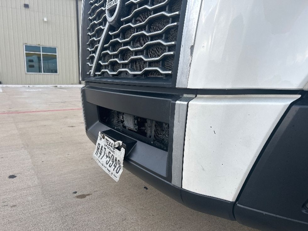 Sleeper Tractor-Heavy Duty Tractors-Volvo-2021-VNL64860-Katy-TX-787,534\n\t\tmiles-$ 48,750 - Image 24